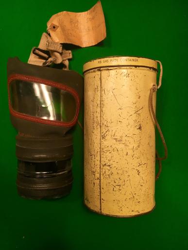 General Civilian Respirator and MB Gasmask Container