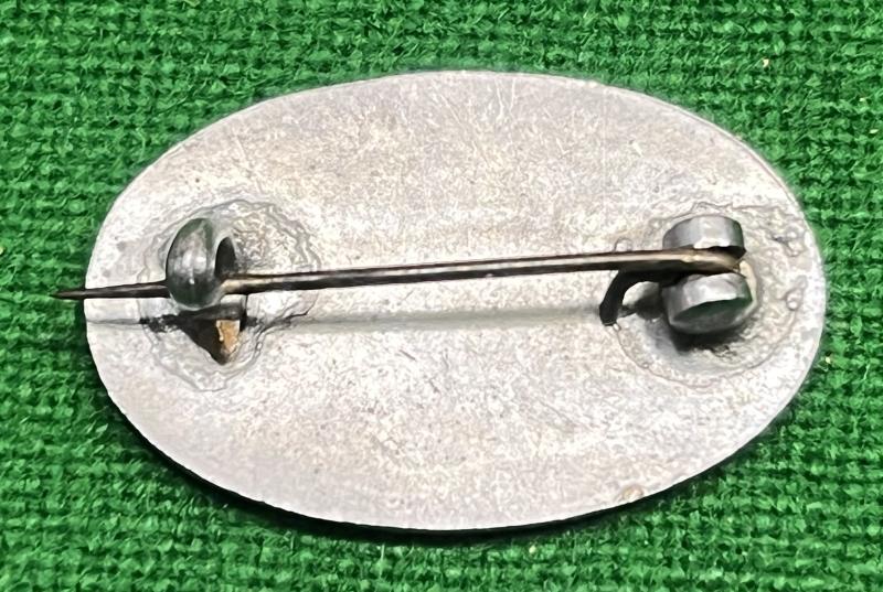 Welfare Canteen for the Forces lapel badge.