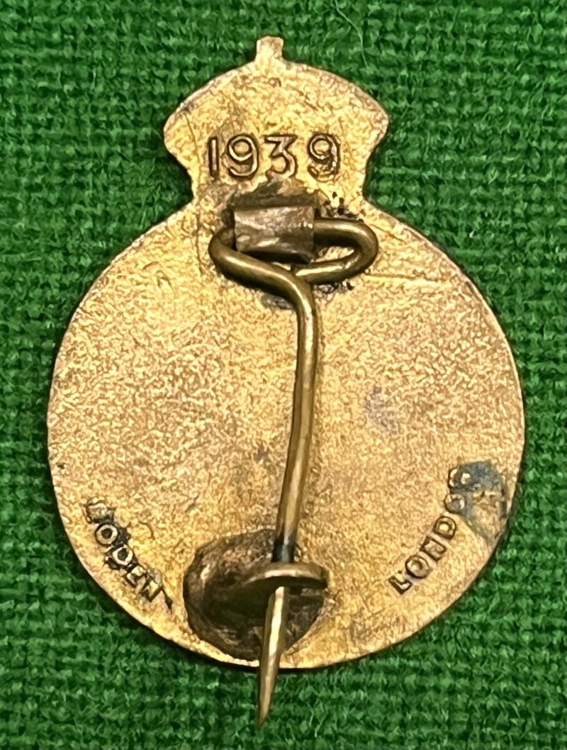 London Auxiliary Ambulance Service lapel badge.